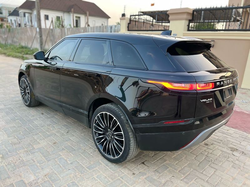 Thumbnail 2 of 2019 Land Rover Range Rover